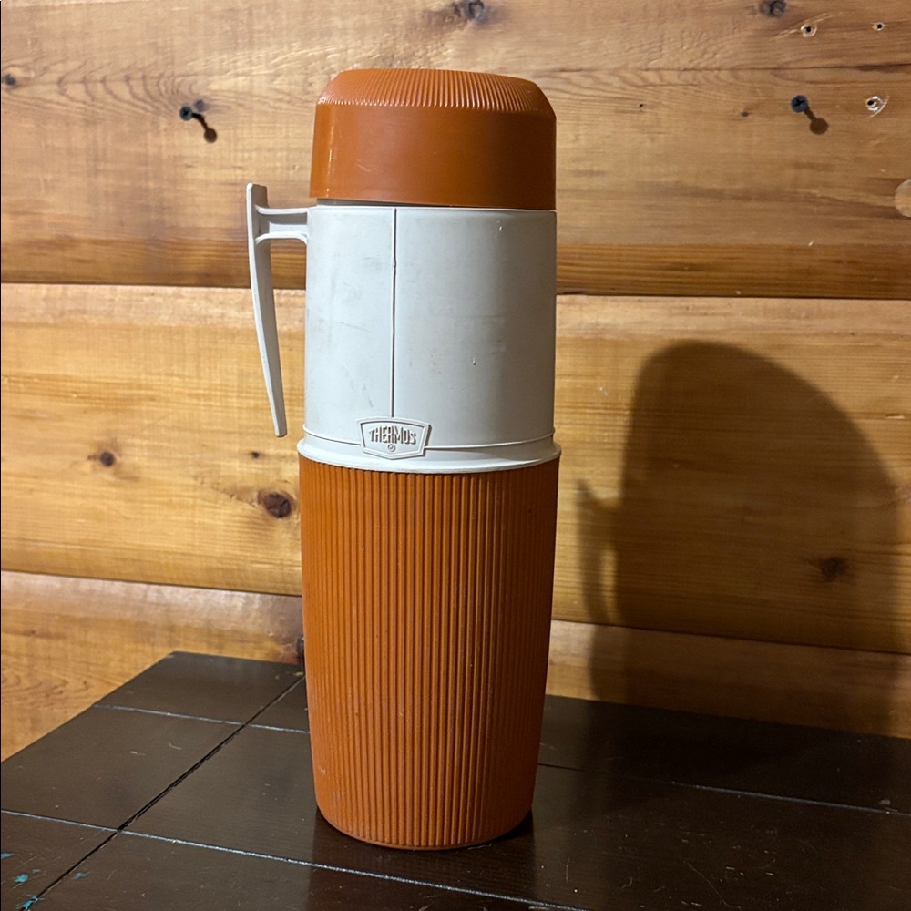 Thermos Insulated Bottle: Retro Orange & Beige Travel Carafe
